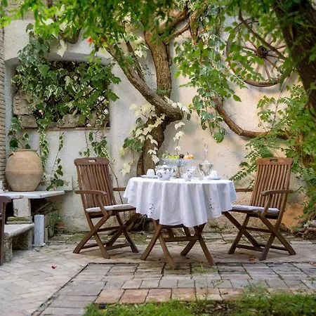 Bed & Breakfast Le Foglie Di Acanto 3*